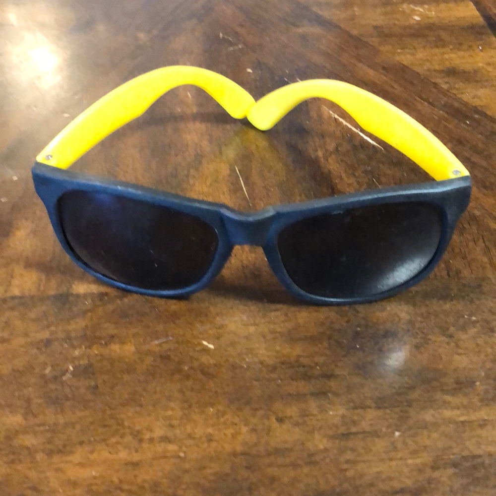 Kids Sunglasses in good used condition